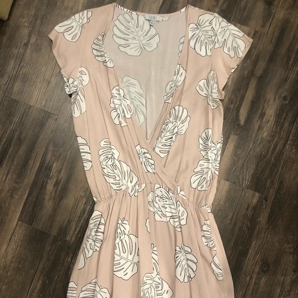 Tobi Other - Floral Romper from Tobi! Tobi Other - Floral Romper from Tobi!